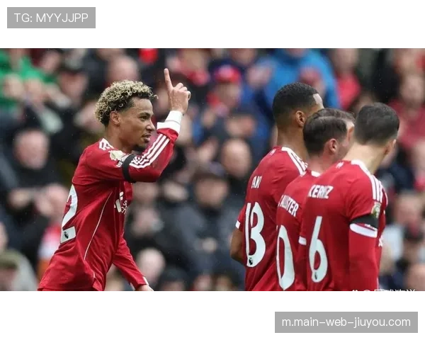 英超争冠格局由三足鼎立转向双雄争霸 利物浦遗憾掉队