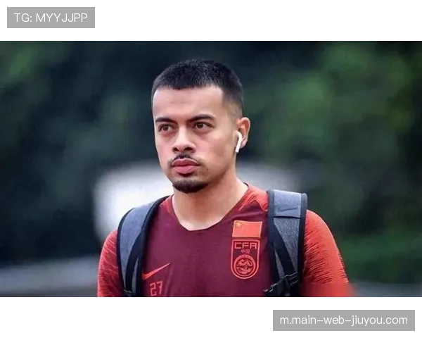 李可拄拐离场暴露隐患 申花中场屏障作用或出现真空